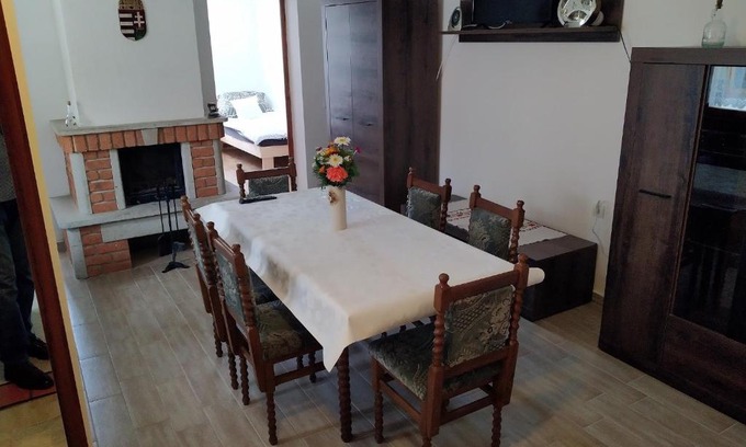 Eger Apartment | Tornácos Vendégház