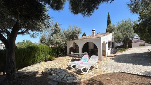 Sayalonga House | Toro Vista Casita - 1-2 bedrooms