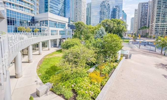 Central Waterfront Condo | Toronto DT waterfront lakeview unit, minute walk to CN Tower, Convention Center,