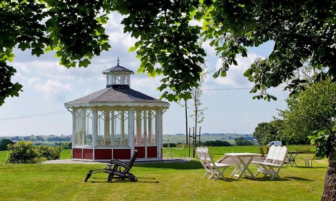 Simrishamn Bed & Breakfast | Torsborgs Gård