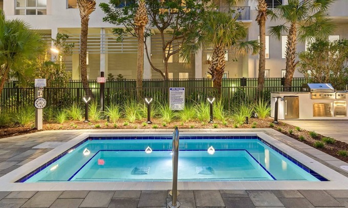 Palm Beach - West Palm Beach Apartment | TortoiseOne 2BD 1 - Two Bedroom Apartment, Sleeps 4