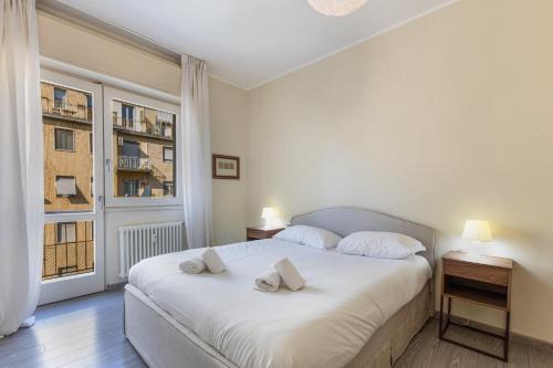 Giambellino Apartment | Tortona-Metro Tolstoj 5min - Spacious 6 guests - WiFi