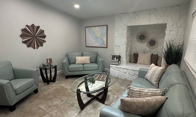 Springs at Kings Bay Apartment | Totally Renovated near Pete's Pier with Trailer Parking Walk to Three Sisters!