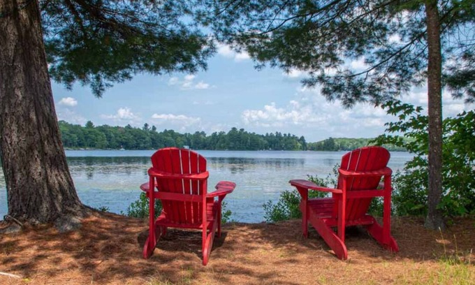 Baysville Cottage | Totayo Lakehouse - Waterfront Cottage w/ Hot Tub
