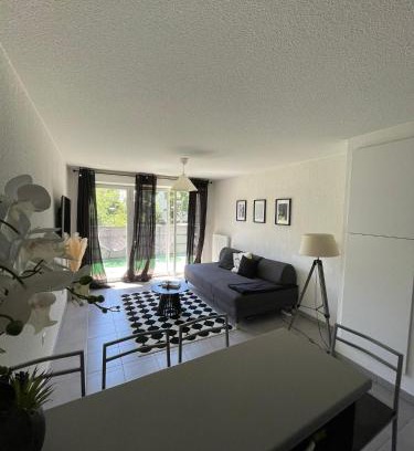 Lalande-Grand Selve Apartment | Toulouse Coconing & Peaceful Apartment