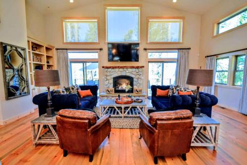 Arnold House | Towering Pines Lodge