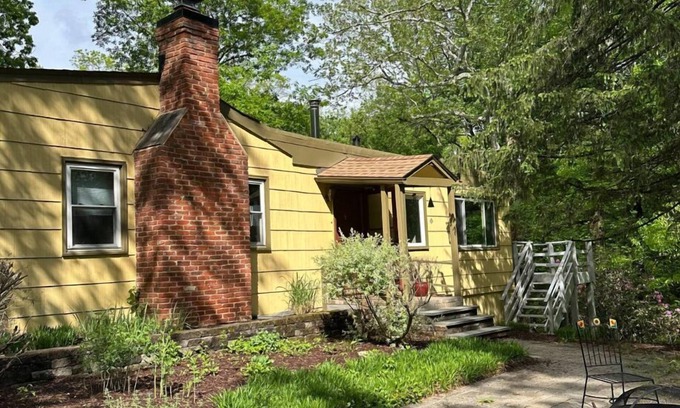 Dickerson House | Town and Country Getaway MD-DC-VA