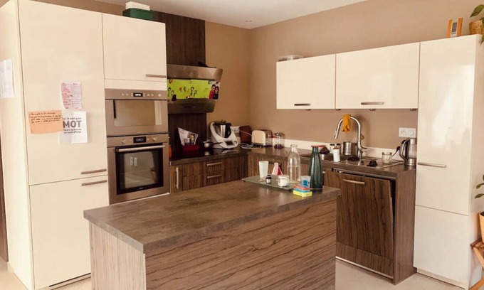 Saint-Serge House | Town house near town center + parks and gardens
