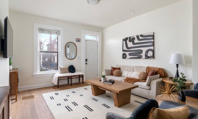 Near East Columbus House | Townhome|Backyard|Patio|NCH
