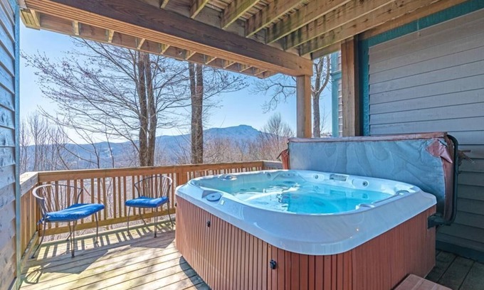 Foscoe House | Townhome R21A- Mountain Home, Mountain View, Private Hot Tub, Gated Resort, Indoor/Outdoor Pools .
