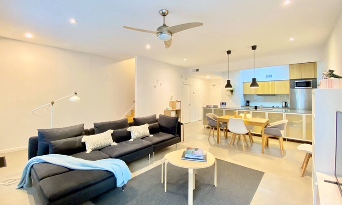 Sharpstown House | Townhouse in the heart of Westchase district