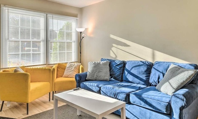 Charlotte House | Townhouse next to Light Rail!