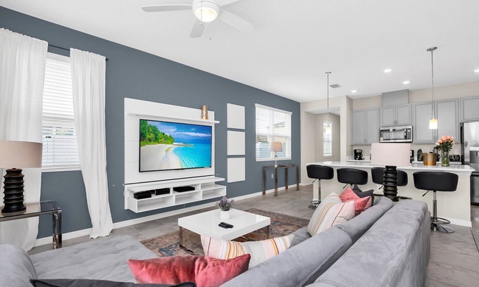 Indian Wells House | Townhouse w/Hot Tub Near Disney | Sleeps 12