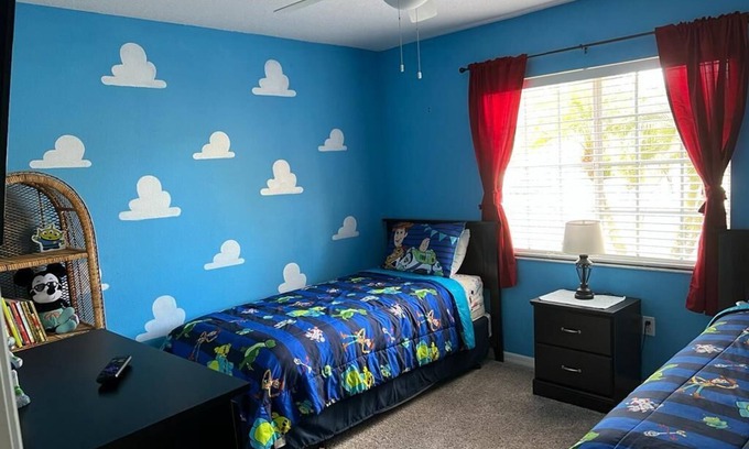 Thousand Oaks Villa | Toy Story Twin, Relaxing 4Bed 2Bath Pool Villa with Pool Table, Near to Disney