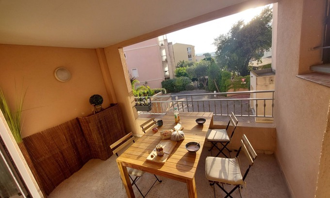 Sanary-sur-Mer Apartment | Très Beau T2 Neuf, Calme, Terrasse, au Cœur de Sanary + box Fermé en Sous-sol