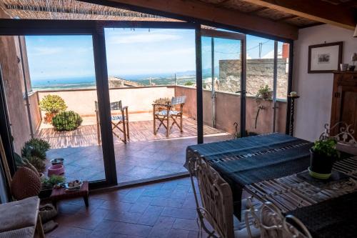 Cuglieri Apartment | Tra mari e TraMonti - Casa per 6 con terrazza panoramica