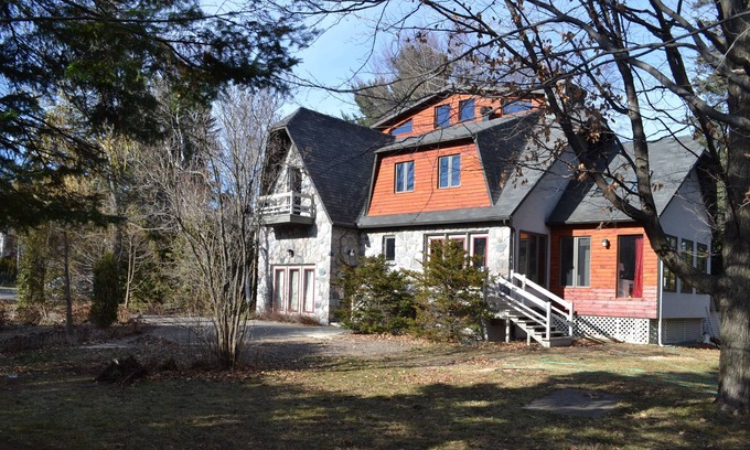 Saint-Sauveur Ski Chalet | Tradition And Modernity. Wood & Stone. In Private Wooded Park.
