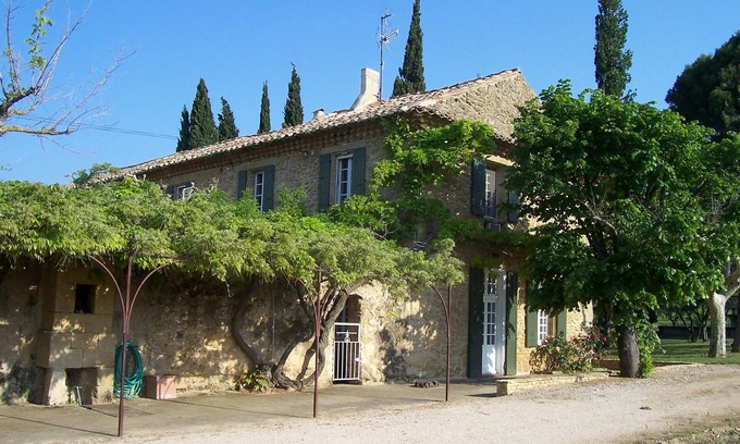 Serignan-du-Comtat House | Traditional country house with unusual pool near Orange