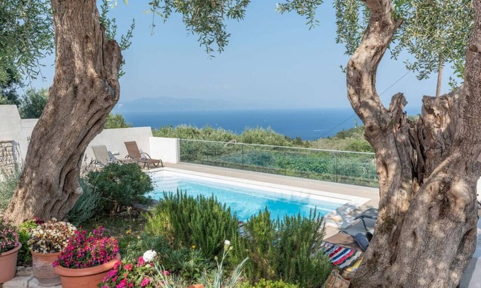 Magazia Villa | Traditional House with Pool & Sea Views
