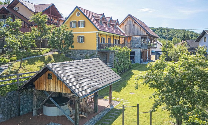 Semic House | Traditional House Kal With Whirlpool, Semič, Slovenia
