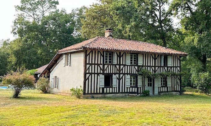 Vert House | Traditional Landes house on airial