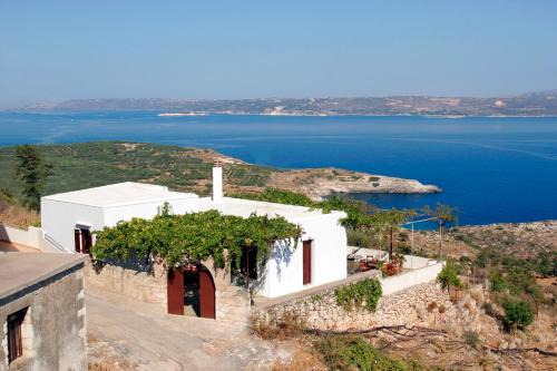 Kokkinon Khorion House | Traditional Villa Kapare