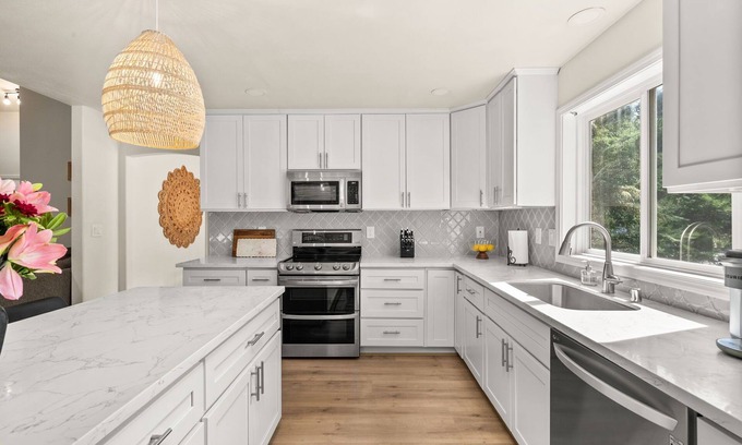 Lacey House | Tranquil 4-bedroom house with AC in Olympia