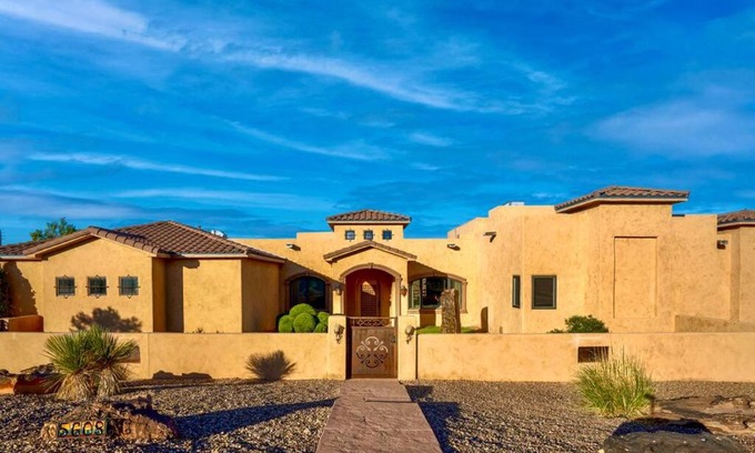 Rio Rancho House | Tranquil 4400 sqft home that fits the whole family