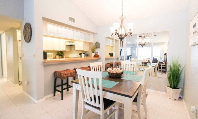 Venice Condo | Tranquil condo minutes from Venice Beach - Beach Bungalow