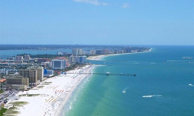 Bay Esplanade Cottage | TRANQUIL COTTAGE 1 BLOCK FROM CLEARWATER BEACH