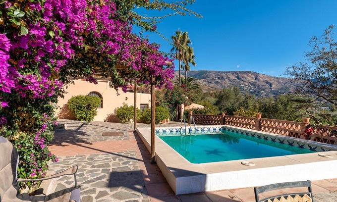 Orgiva Cottage | Tranquil country cottage ideal for exploring traditional Andalucia.