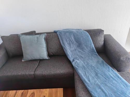 Greater Johannesburg Metropolitan Area Apartment | Tranquil Escape in Bromhof area