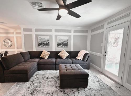 Grogan's Mill House | Tranquil Escape with pool and casita. Pet ok. Spring TX