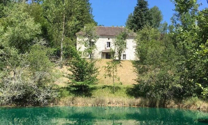 Roquecor House | Tranquil Lakeside Cottage in the French Countryside