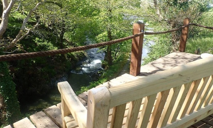 Machynlleth Cabin | Tranquil Lodge Retreat in Penegoes