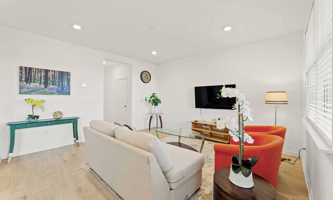 Georgetown House | Tranquil Oak Garden On Baum Dr #42168