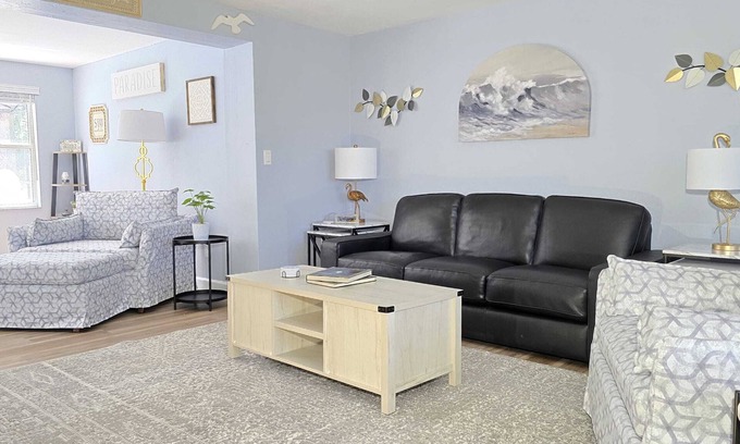 Gulf Gate Estates House | Tranquil Pool Home Minutes to Siesta Key