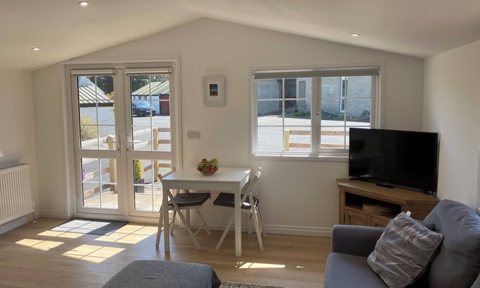 Lisburn Cabin | Tranquil private cabin surrounded by beautiful countryside.