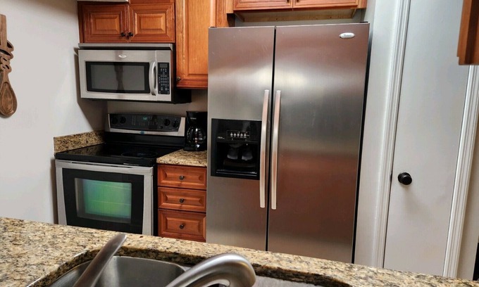 Augusta Condo | Tranquil property in back of Forest Hills.
