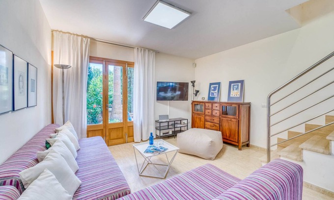 Alcudia House | Tranquil Retreat Near the Beach