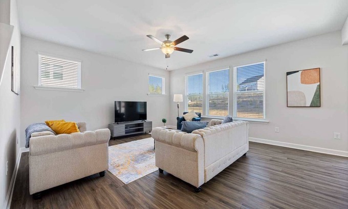 Clayton House | Tranquil Retreat on Echo Canyon Dr