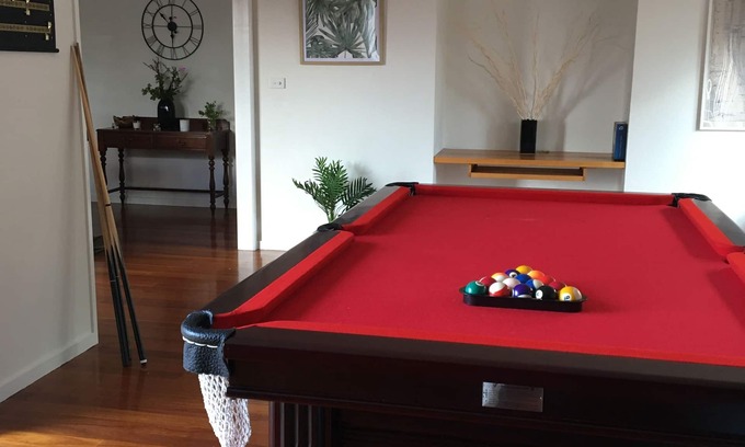 Ocean Grove House | Tranquil Trevally. Walk to beach, and town! Free linen & Wifi-Premier Host!