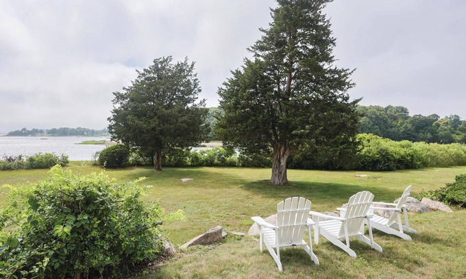 Monument Beach House | Tranquil Waterfront Getaway