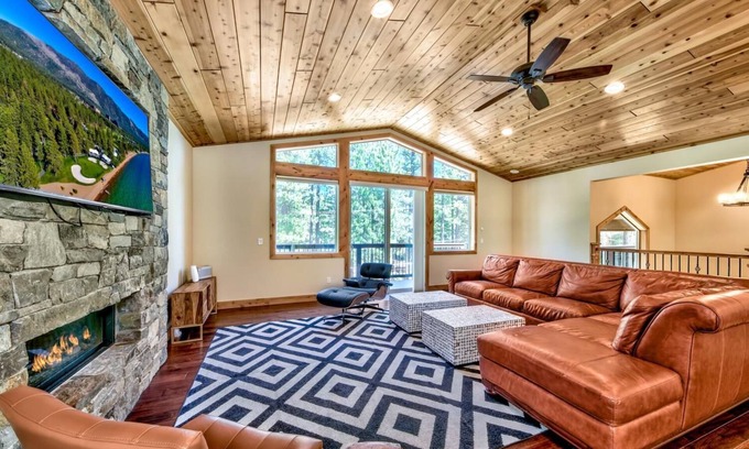 Country Club Estates Ski Chalet | Tranquility in the Trees - Hot Tub, Projection TV Theater and Air Hockey