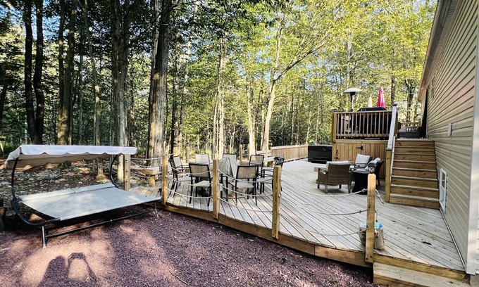 Tobyhanna House | Tranquilla Villa. Bi Level Deck, HOT TUB, fire pit, grill, Movie & Game Rooms!