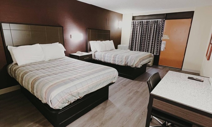 New Castle Hotel | Travel Inn