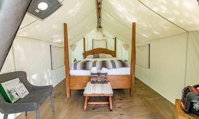 Sevierville RV Rental | Travel&Leisure mag top romantic Glamping T3