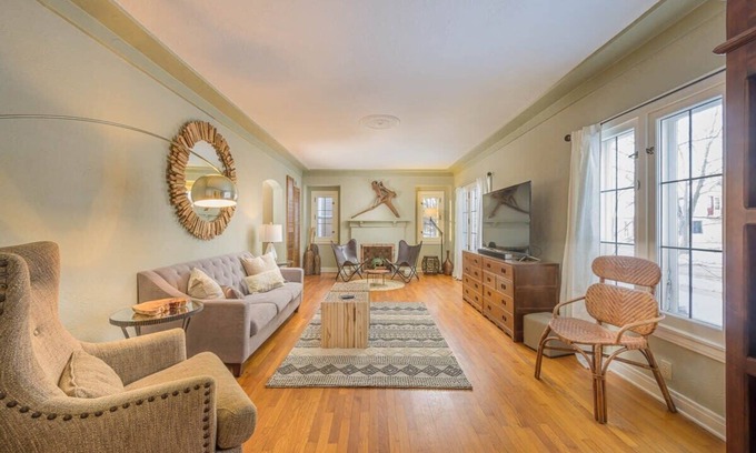 Appleton House | Traveler Oasis Downtown Area Spacious Home, PAC