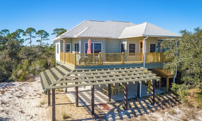 Alligator Point House | "Traveler's Rest", A Gulf front beach home on private lot with fire pit under the stars!