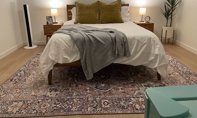 Roseville House | Traveling Professionals! Quiet Retreat with Private Pool Close to Hospitals...